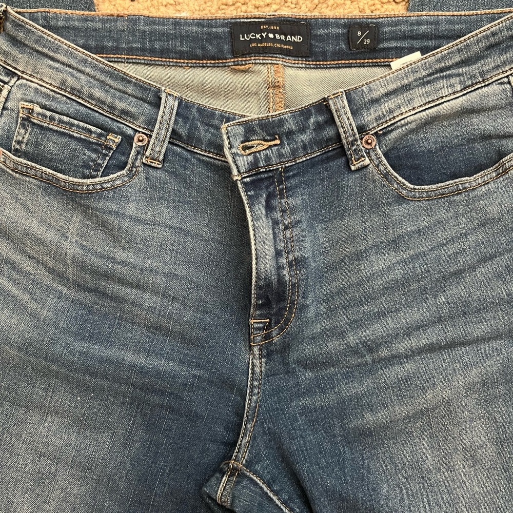 Like new lucky skinny jeans! Perfect condition